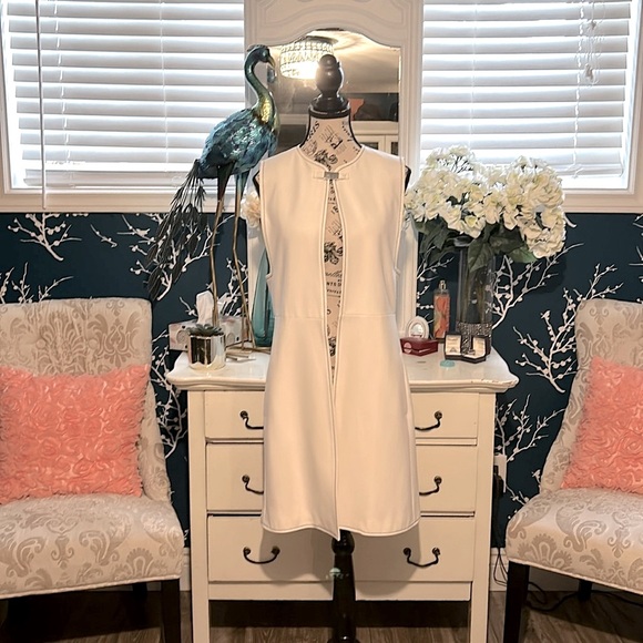 STUNNING, ZARA white cape. In size M - Picture 9 of 15